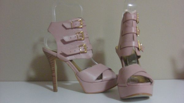 ANARRÔ SANDÁLIA BOT PEEP TOE 3 FIVELAS COD:016