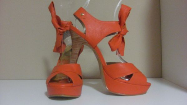 ANARRÔ PEEP TOE DE AMARRAR NA PERNA DE COURO COD:015